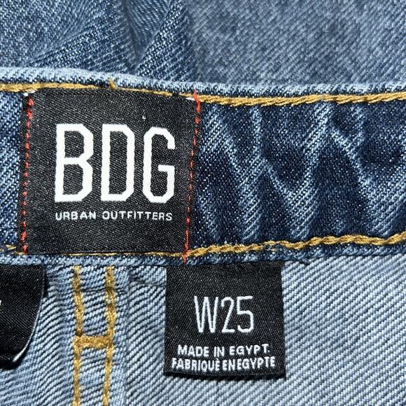 Woman’s BDG Mom Frayed Hem Jeans Size 25 - Picture 9 of 11